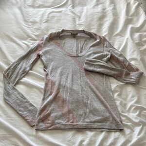 Burberry Merino Wool and Cashmere Blend Gray and Red Long Sleeve Sweater